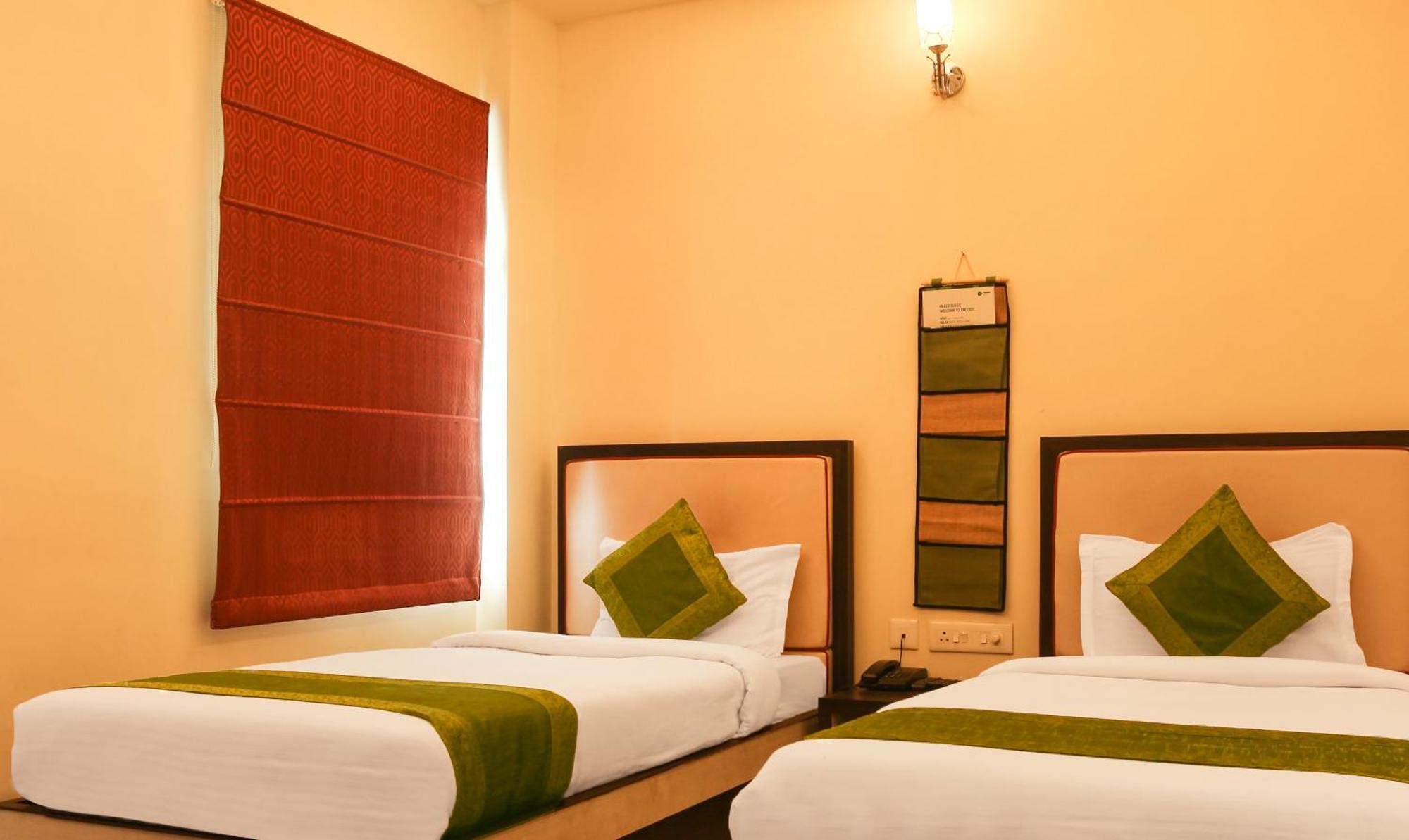 Hotel Janki International Sigra 2 Km From Kashi Vishwanath Temple Varanasi Luaran gambar