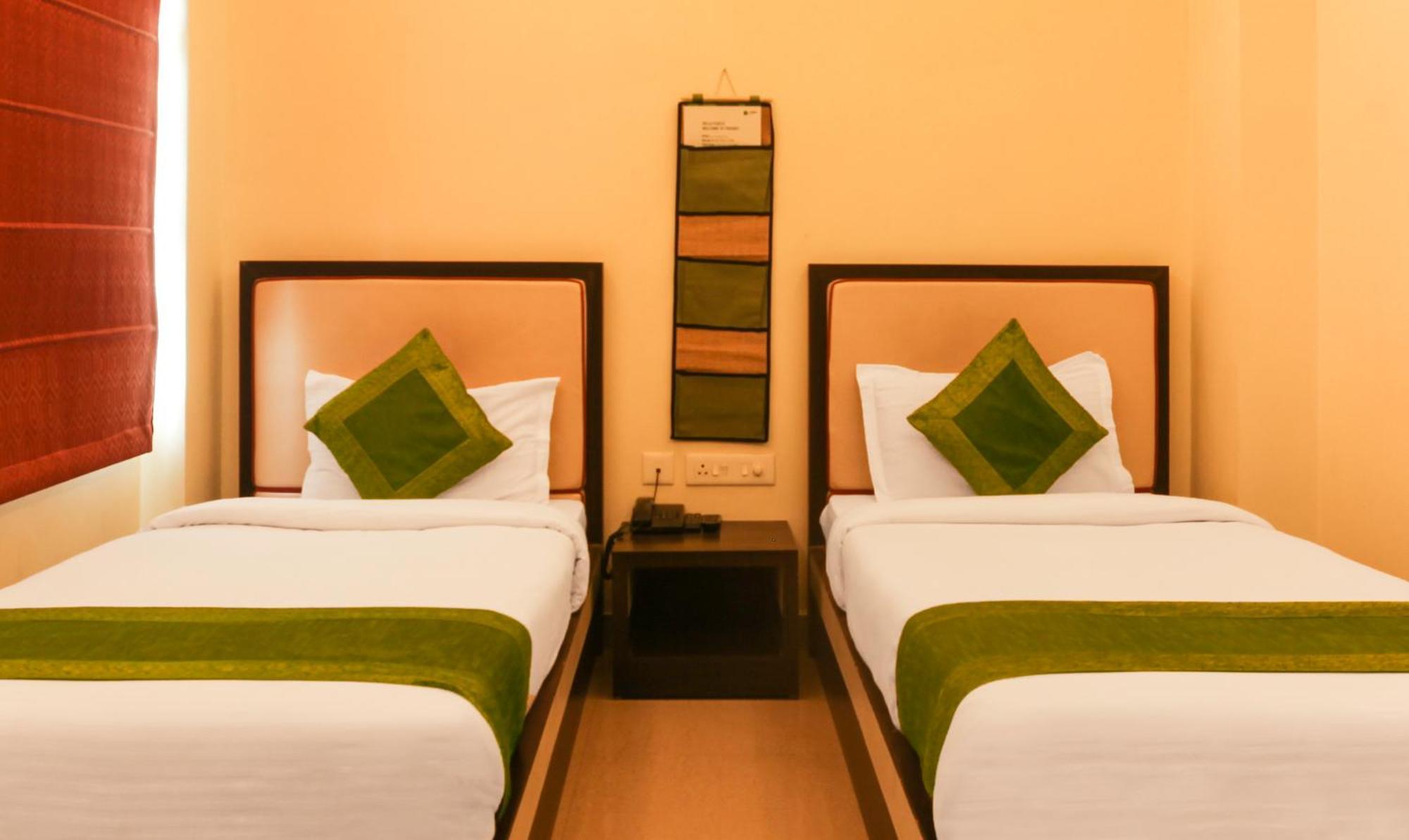 Hotel Janki International Sigra 2 Km From Kashi Vishwanath Temple Varanasi Luaran gambar