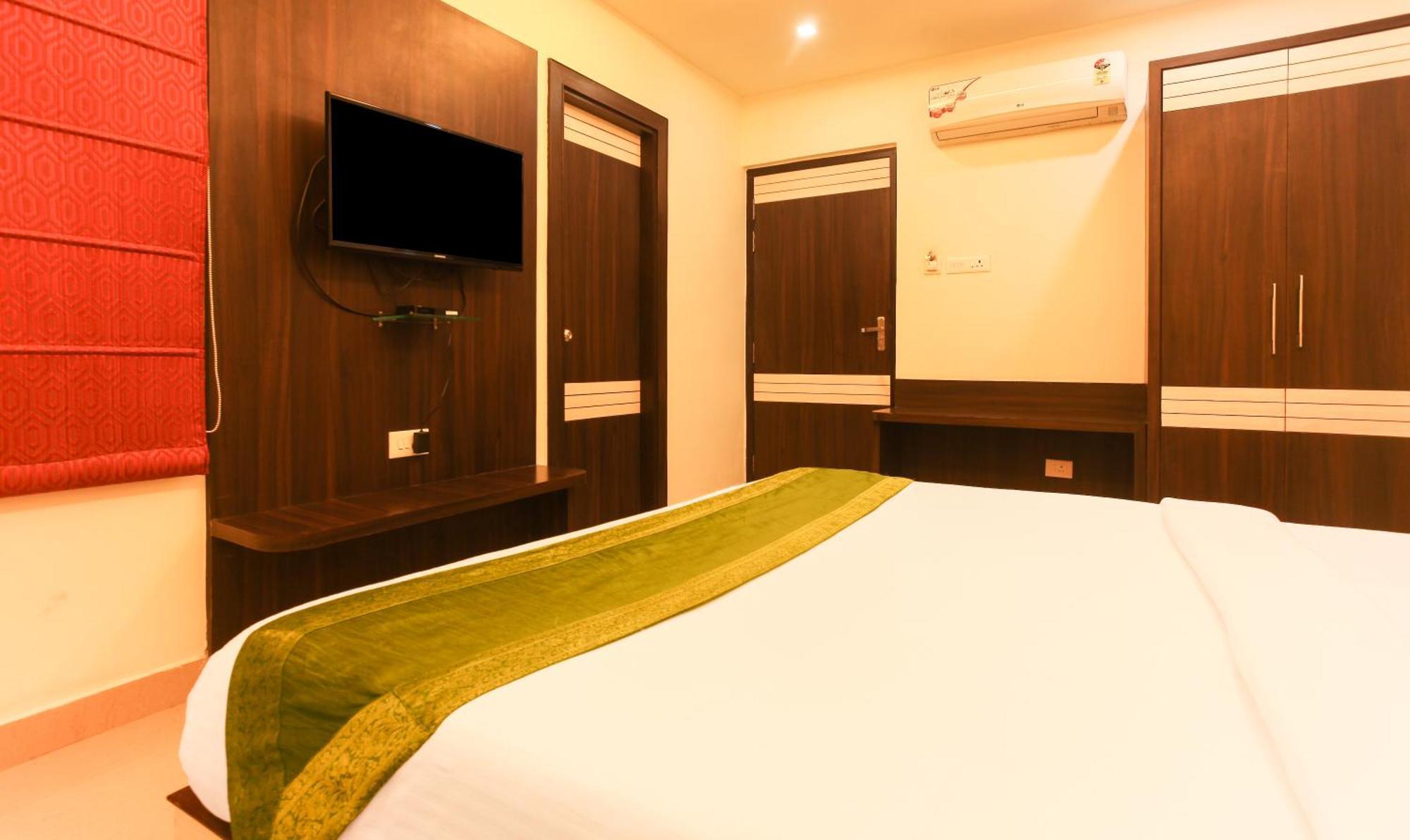 Hotel Janki International Sigra 2 Km From Kashi Vishwanath Temple Varanasi Luaran gambar