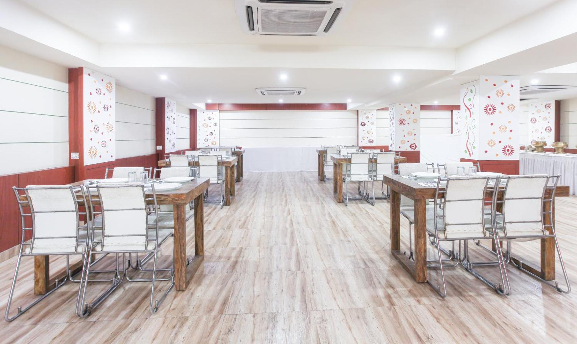 Hotel Janki International Sigra 2 Km From Kashi Vishwanath Temple Varanasi Luaran gambar