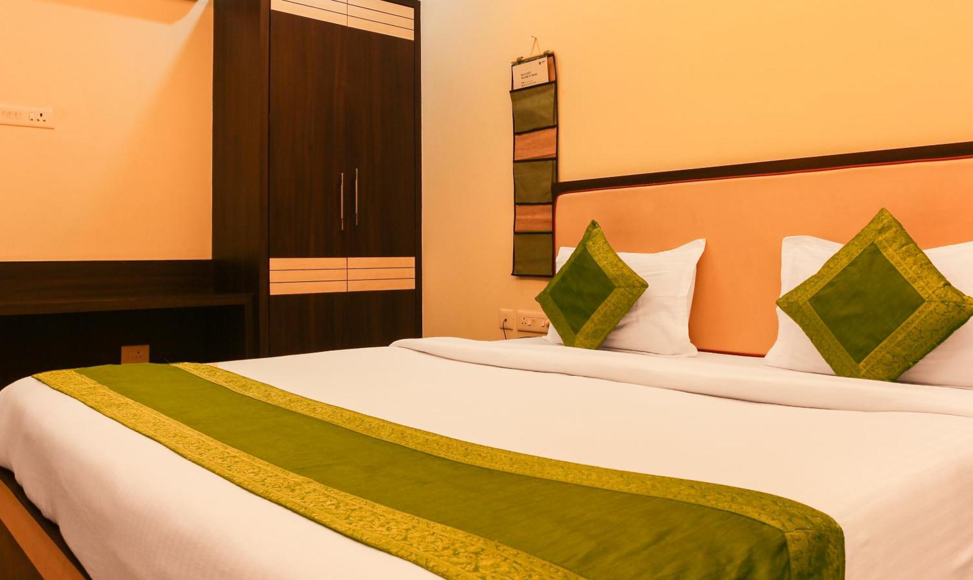 Hotel Janki International Sigra 2 Km From Kashi Vishwanath Temple Varanasi Luaran gambar
