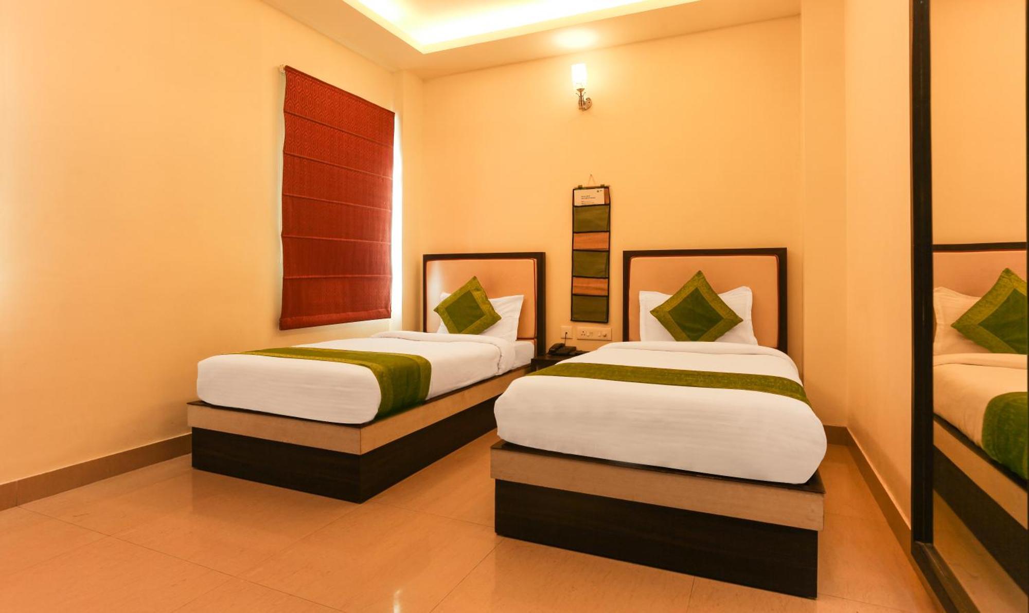 Hotel Janki International Sigra 2 Km From Kashi Vishwanath Temple Varanasi Luaran gambar
