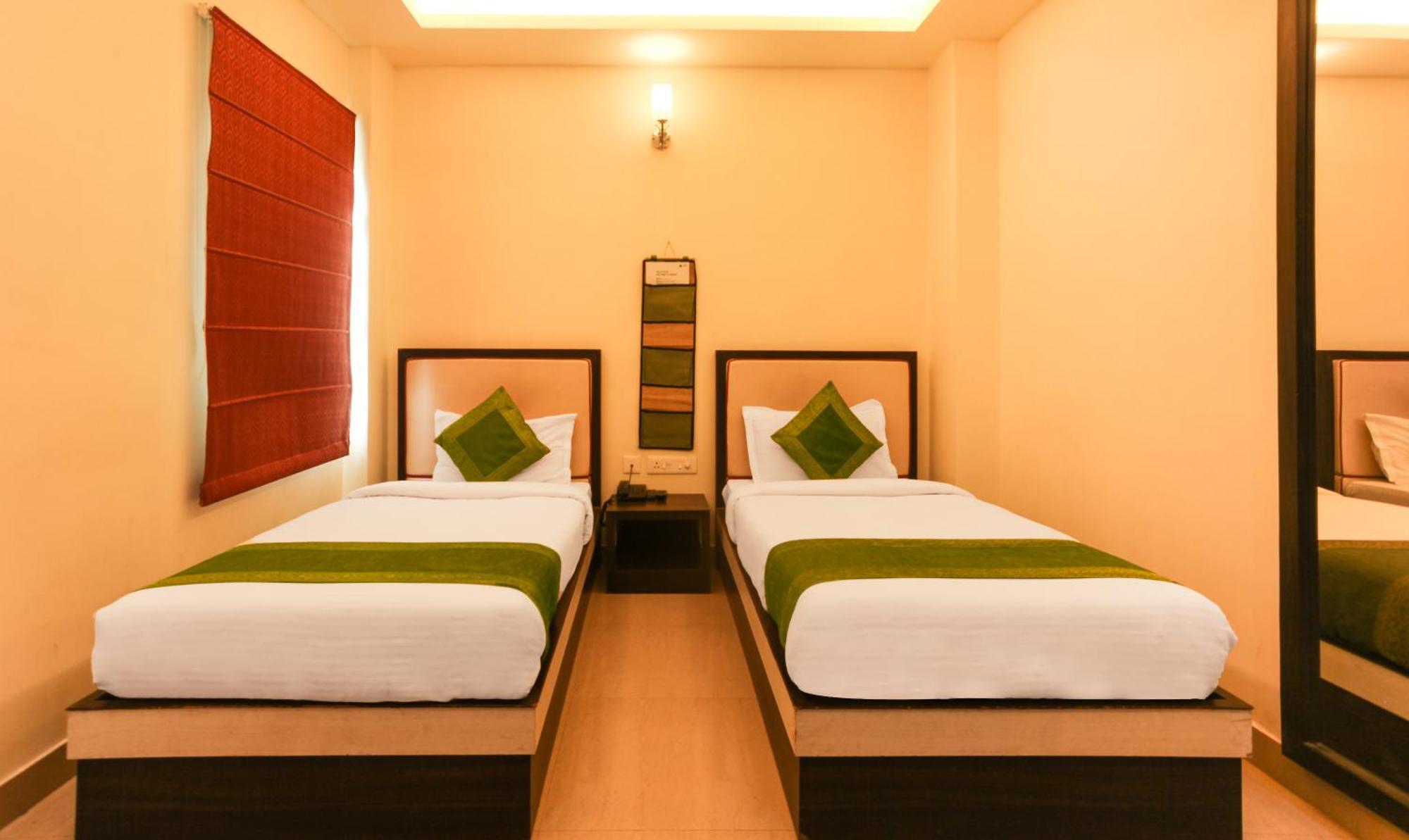 Hotel Janki International Sigra 2 Km From Kashi Vishwanath Temple Varanasi Luaran gambar