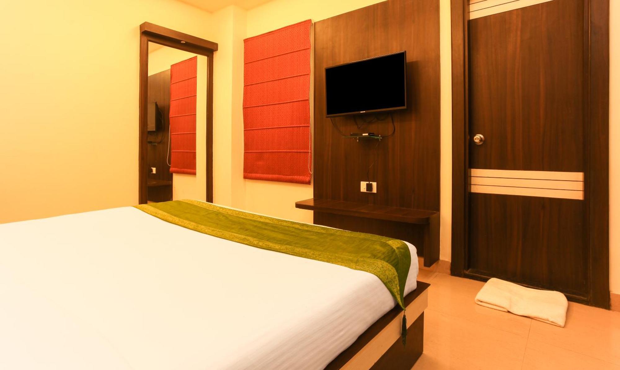Hotel Janki International Sigra 2 Km From Kashi Vishwanath Temple Varanasi Luaran gambar