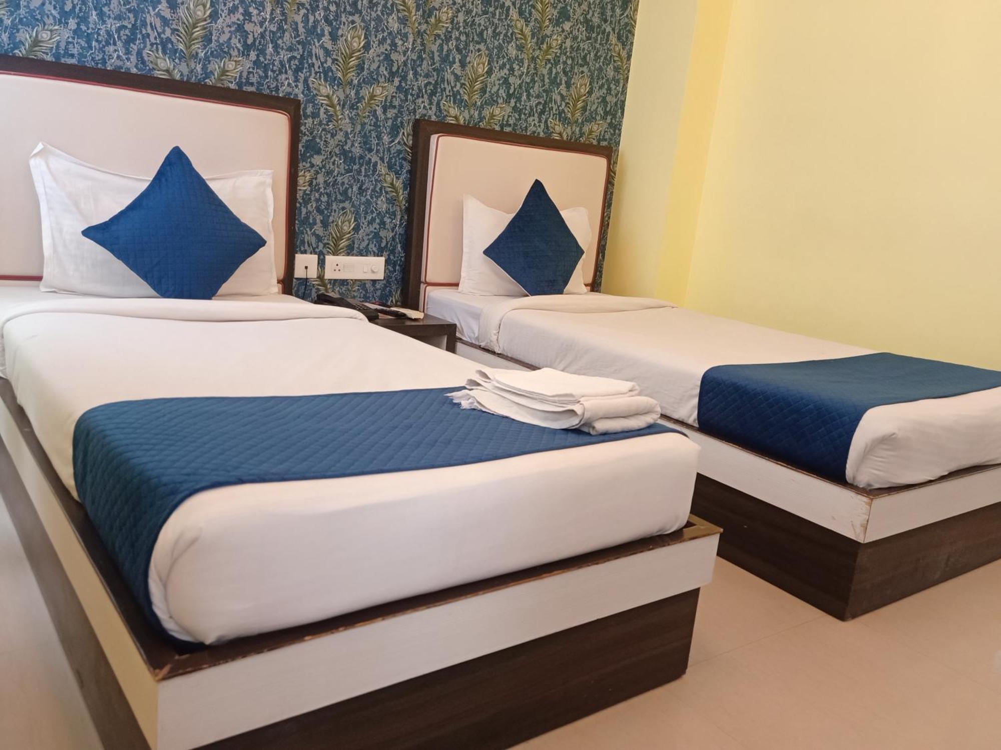 Hotel Janki International Sigra 2 Km From Kashi Vishwanath Temple Varanasi Luaran gambar