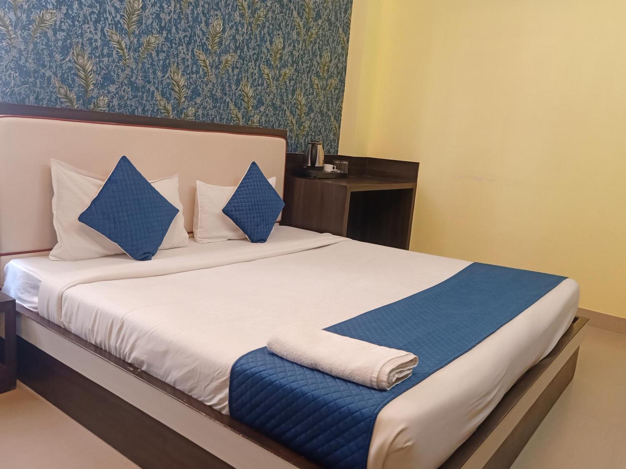 Hotel Janki International Sigra 2 Km From Kashi Vishwanath Temple Varanasi Luaran gambar
