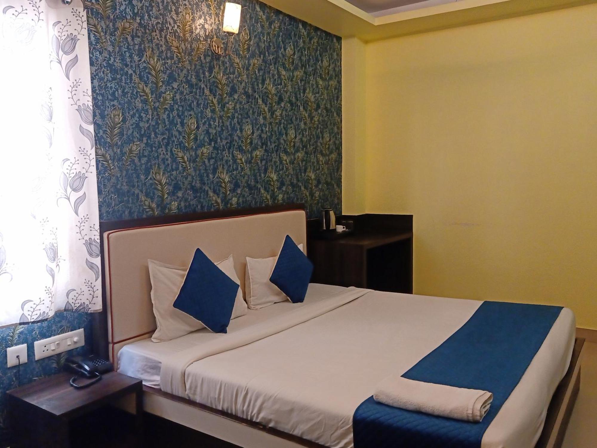 Hotel Janki International Sigra 2 Km From Kashi Vishwanath Temple Varanasi Luaran gambar