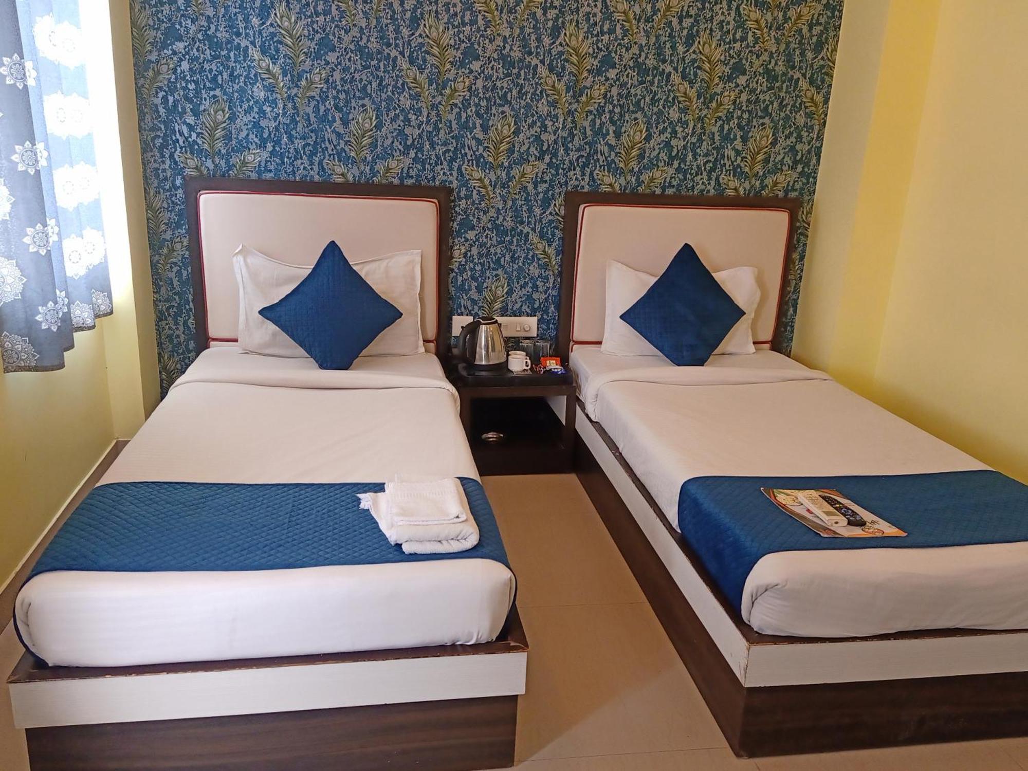 Hotel Janki International Sigra 2 Km From Kashi Vishwanath Temple Varanasi Luaran gambar
