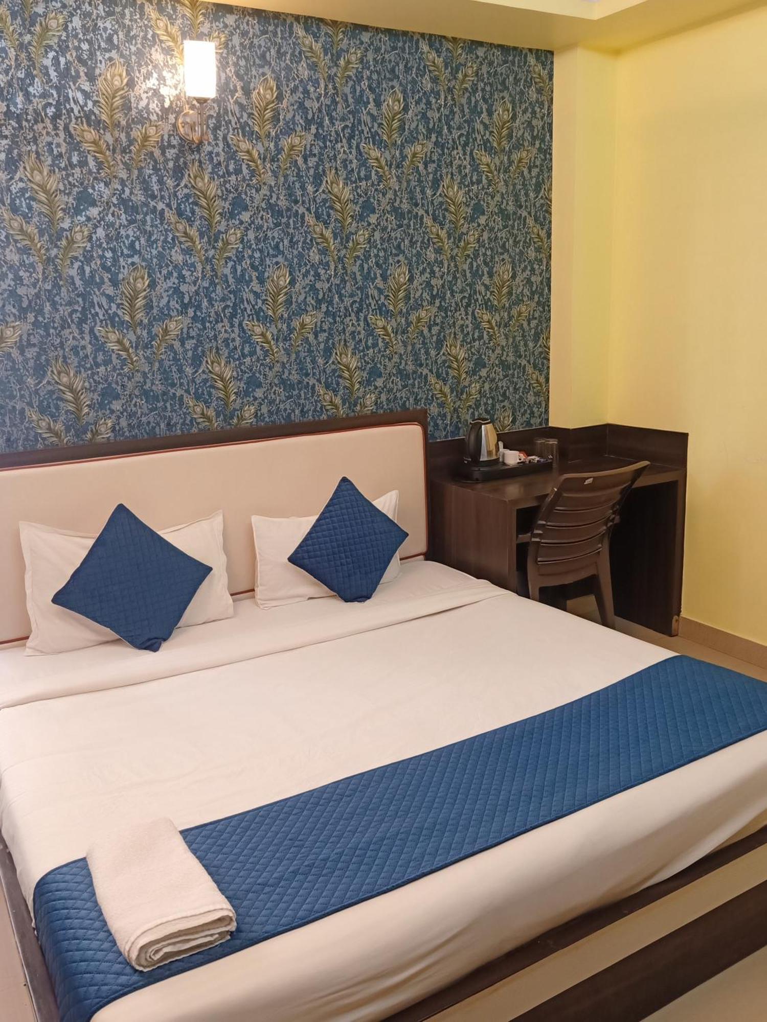 Hotel Janki International Sigra 2 Km From Kashi Vishwanath Temple Varanasi Luaran gambar